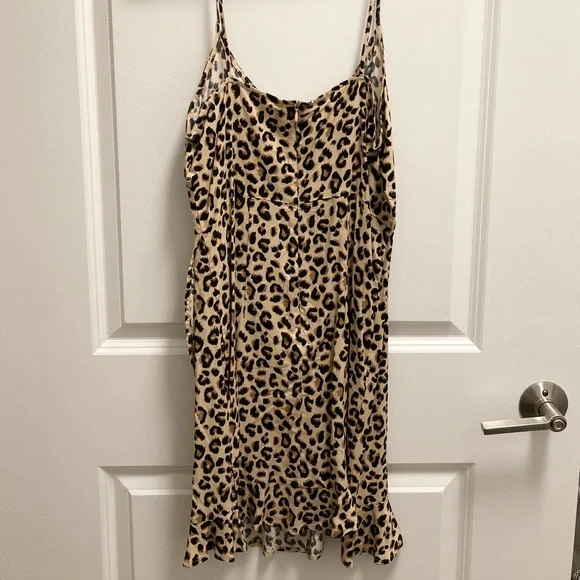 Leopard Print Faux Wrap Dress - Picture 4 of 4